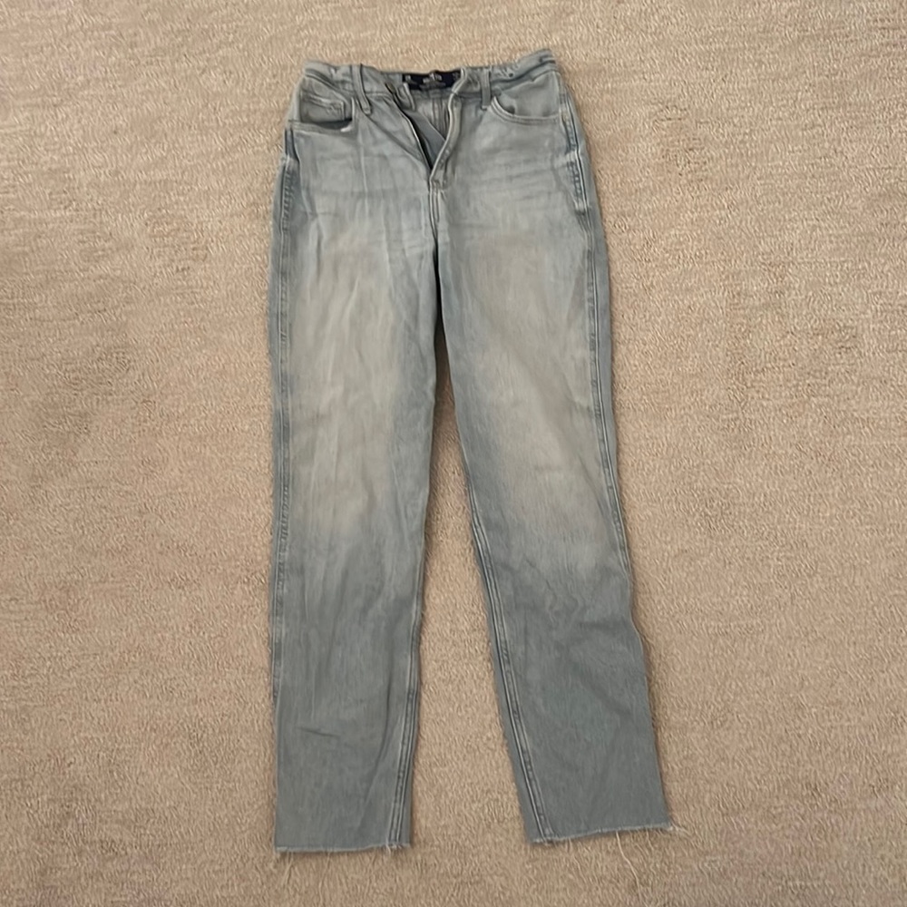 high- rise mom jeans from hollister:)
